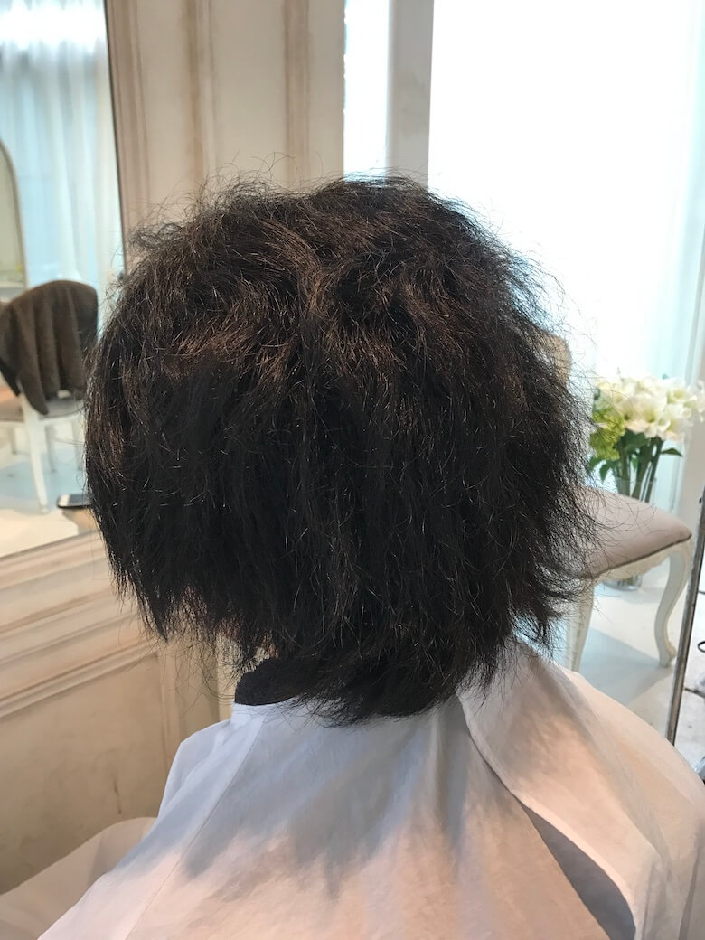 強いくせ毛を活かして メンズライクで可愛いショートヘアにカット 19 くせ毛hack